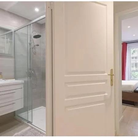 Charming 49 M Nest In *